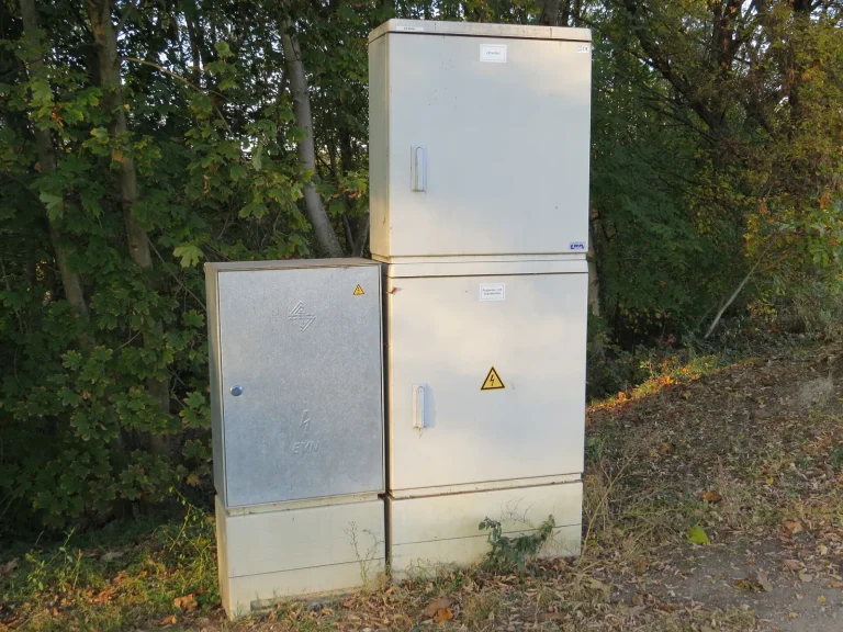 Kabinete metalike për jashtë
