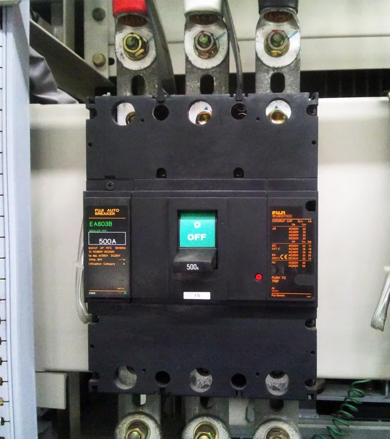 Ndërprerës automatik MCCB 500 A